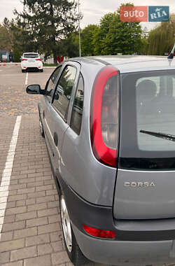 Хэтчбек Opel Corsa 2003 в 