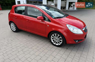 Хэтчбек Opel Corsa 2008 в 