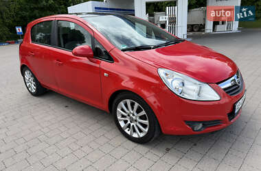 Хэтчбек Opel Corsa 2008 в 