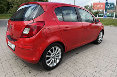 Хэтчбек Opel Corsa 2008 в 