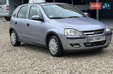 Хэтчбек Opel Corsa 2005 в 