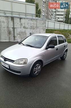 Хэтчбек Opel Corsa 2003 в Киеве