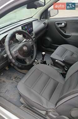 Хэтчбек Opel Corsa 2003 в 