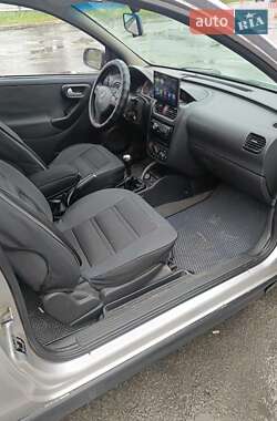Хэтчбек Opel Corsa 2003 в 
