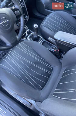 Хетчбек Opel Corsa 2010 в 