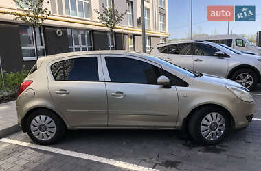 Хетчбек Opel Corsa 2007 в 