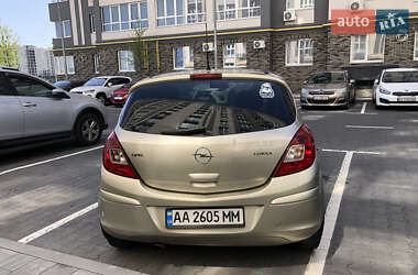 Хетчбек Opel Corsa 2007 в 