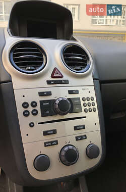 Хетчбек Opel Corsa 2007 в 