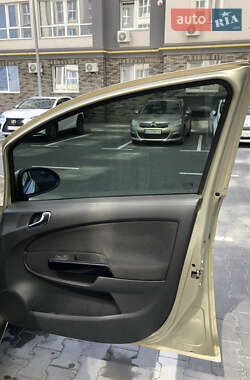 Хетчбек Opel Corsa 2007 в 