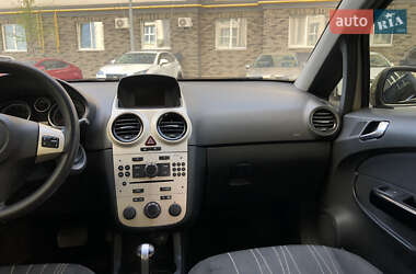 Хетчбек Opel Corsa 2007 в 