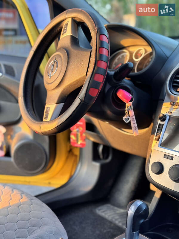 Хетчбек Opel Corsa 2008 в Покрові
