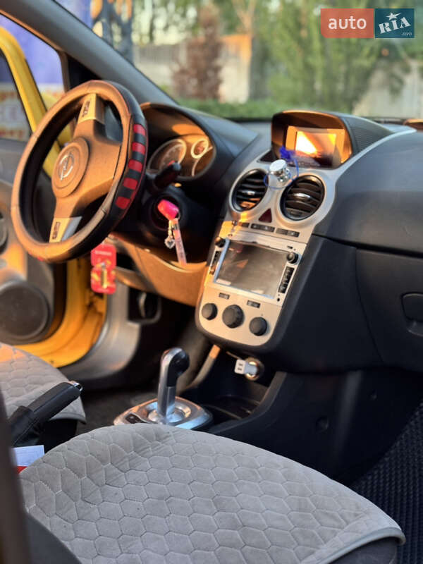 Хетчбек Opel Corsa 2008 в Покрові
