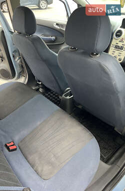 Хетчбек Opel Corsa 2007 в 