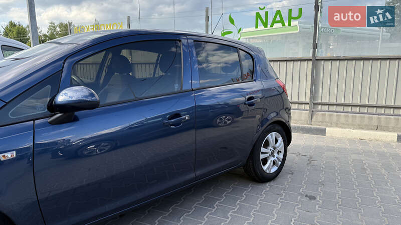 Хэтчбек Opel Corsa 2011 в Тернополе