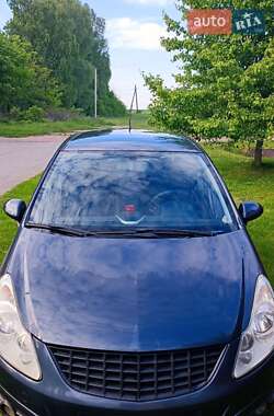 Хэтчбек Opel Corsa 2007 в 