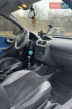 Хетчбек Opel Corsa 2003 в 