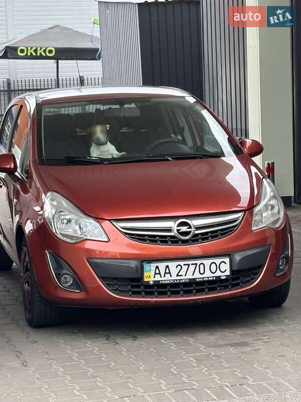 Хэтчбек Opel Corsa 2013 в Львове