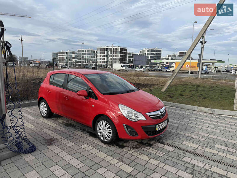 Хэтчбек Opel Corsa 2012 в Львове