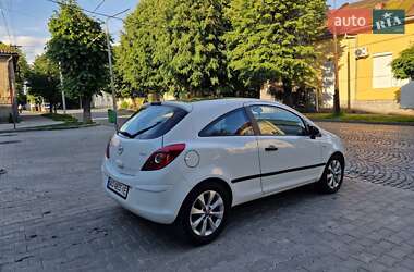 Хэтчбек Opel Corsa 2011 в 
