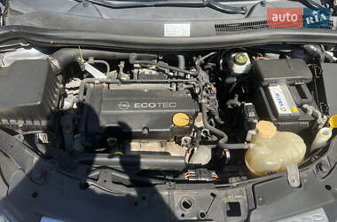 Хетчбек Opel Corsa 2007 в 