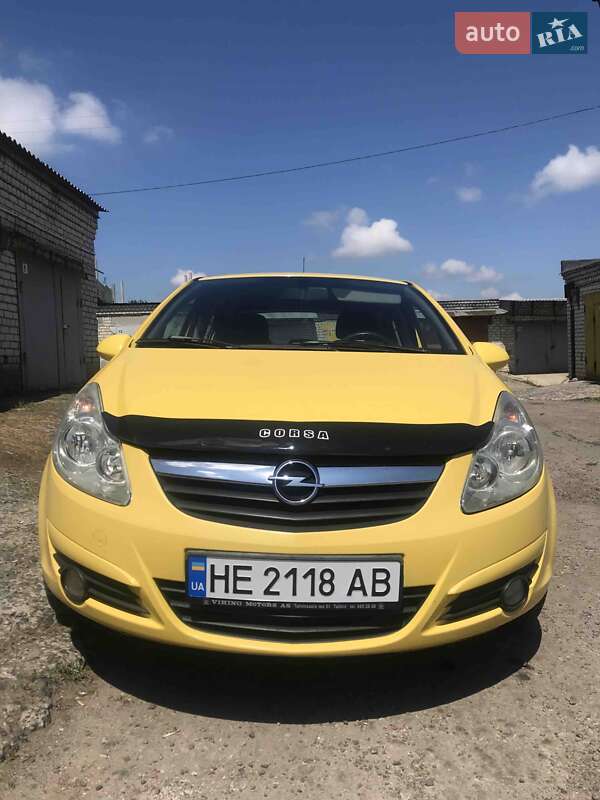 Хетчбек Opel Corsa 2007 в 
