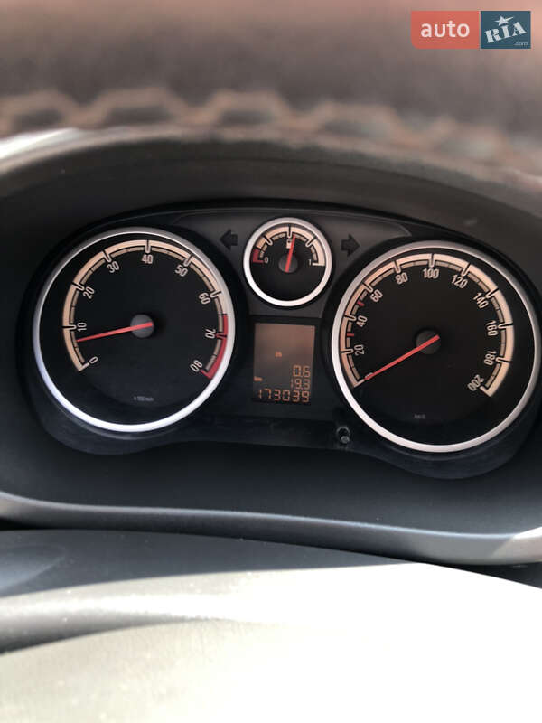 Хетчбек Opel Corsa 2011 в Шепетівці