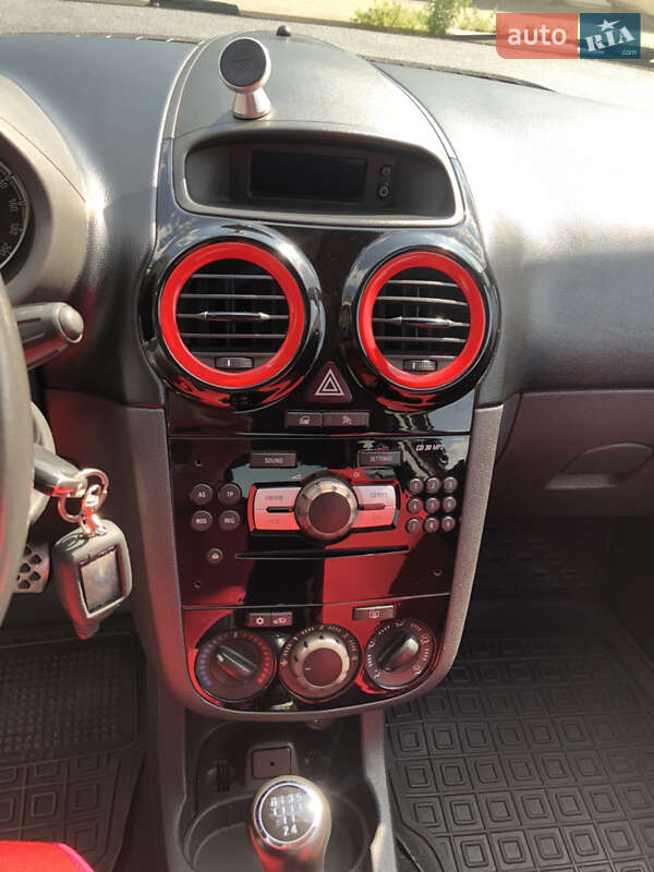Хетчбек Opel Corsa 2011 в Шепетівці