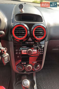 Хэтчбек Opel Corsa 2011 в 