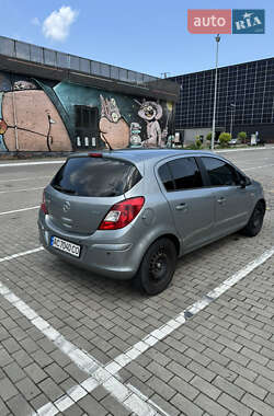Хэтчбек Opel Corsa 2011 в 