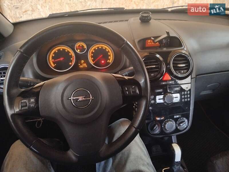 Хетчбек Opel Corsa 2013 в Ізмаїлі