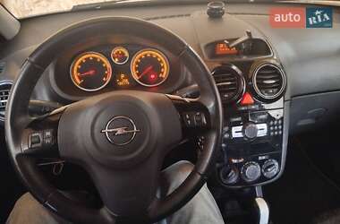 Хетчбек Opel Corsa 2013 в 