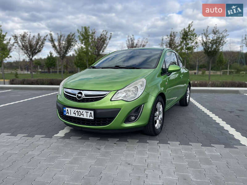 Хетчбек Opel Corsa 2011 в Ірпені