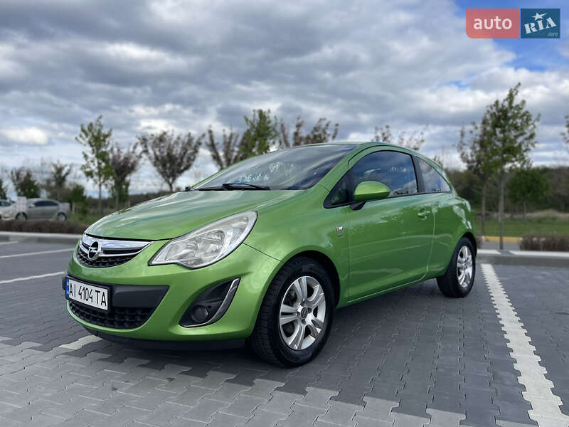 Хетчбек Opel Corsa 2011 в Ірпені