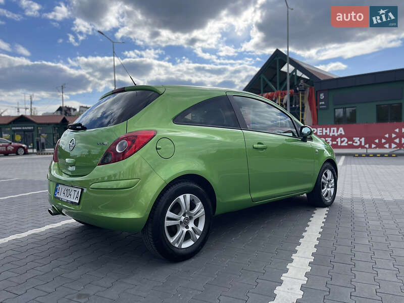 Хетчбек Opel Corsa 2011 в Ірпені
