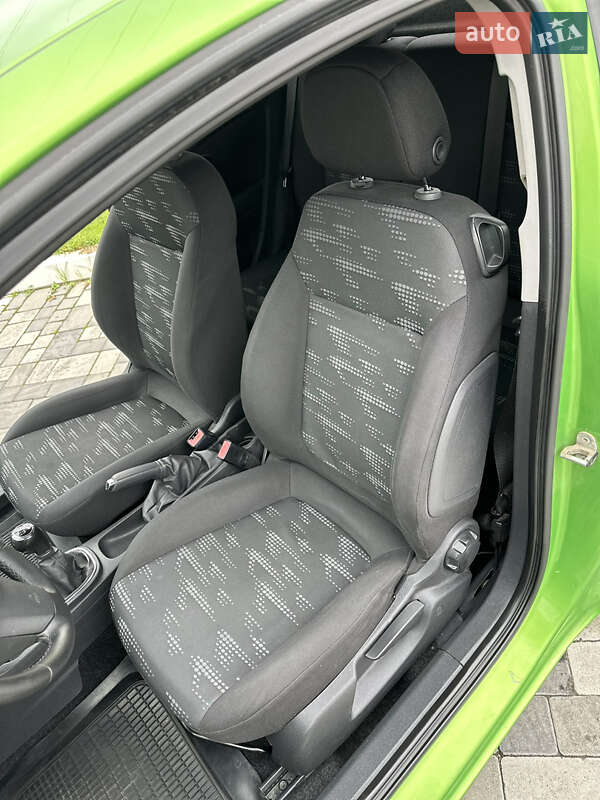 Хетчбек Opel Corsa 2011 в Ірпені