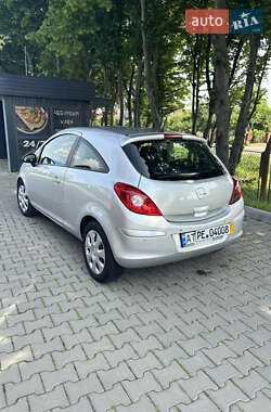 Хэтчбек Opel Corsa 2013 в 