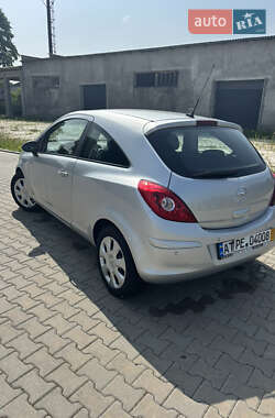 Хэтчбек Opel Corsa 2013 в 