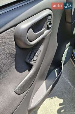 Хэтчбек Opel Corsa 2006 в 