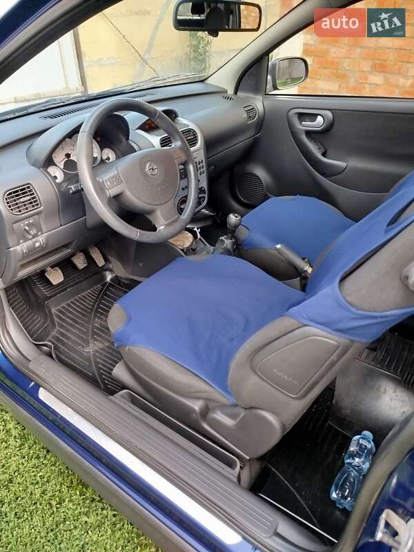 Хетчбек Opel Corsa 2006 в Краснограді