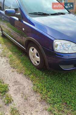 Хэтчбек Opel Corsa 2006 в Зачепиловке