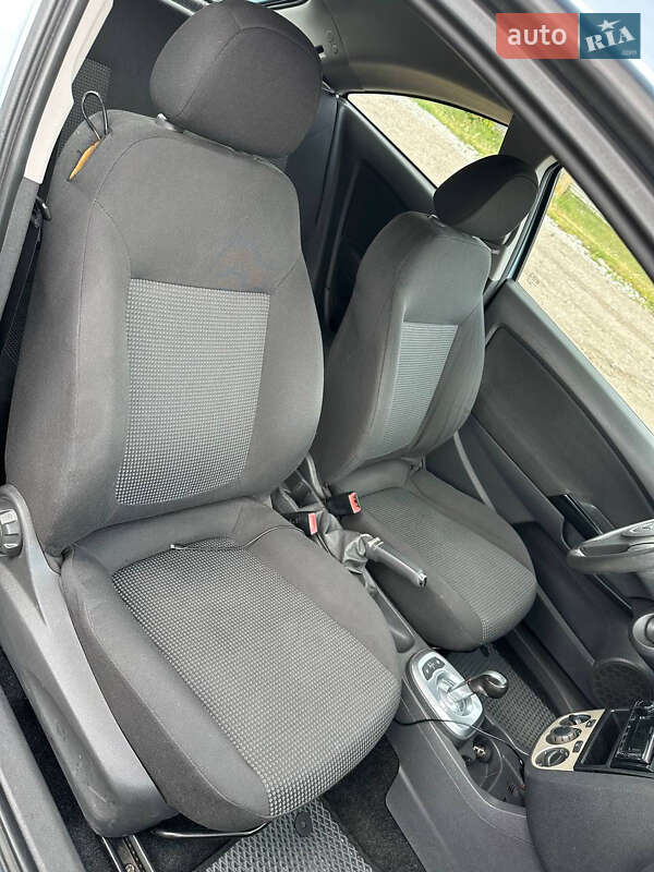 Хэтчбек Opel Corsa 2008 в Днепре