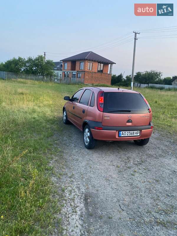 Хэтчбек Opel Corsa 2001 в Ужгороде