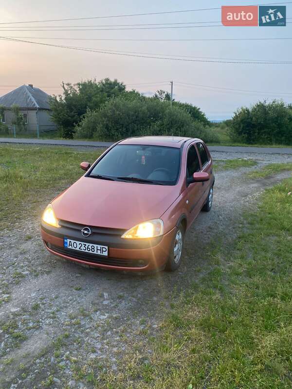Хэтчбек Opel Corsa 2001 в 