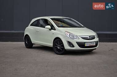 Хэтчбек Opel Corsa 2013 в Киеве