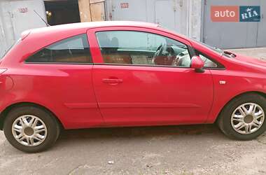 Хэтчбек Opel Corsa 2006 в 