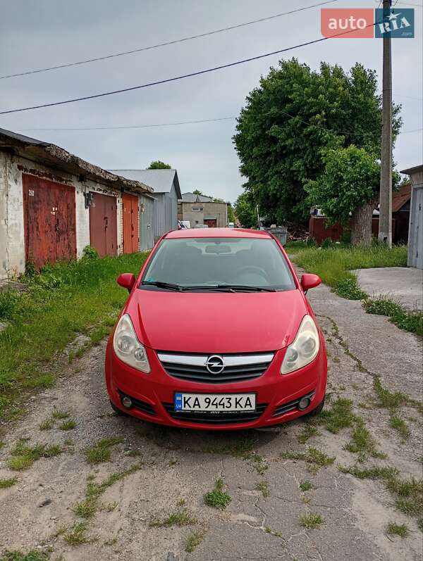 Хэтчбек Opel Corsa 2006 в Киеве