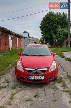 Хэтчбек Opel Corsa 2006 в 