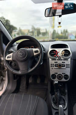 Хэтчбек Opel Corsa 2009 в 