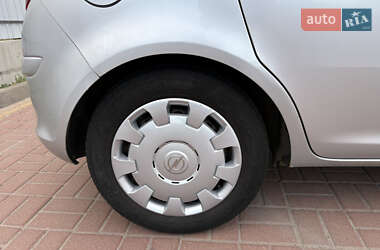 Хэтчбек Opel Corsa 2009 в 