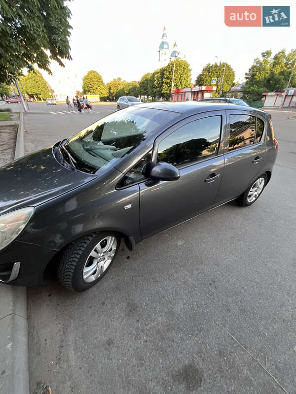 Хэтчбек Opel Corsa 2011 в Фастове